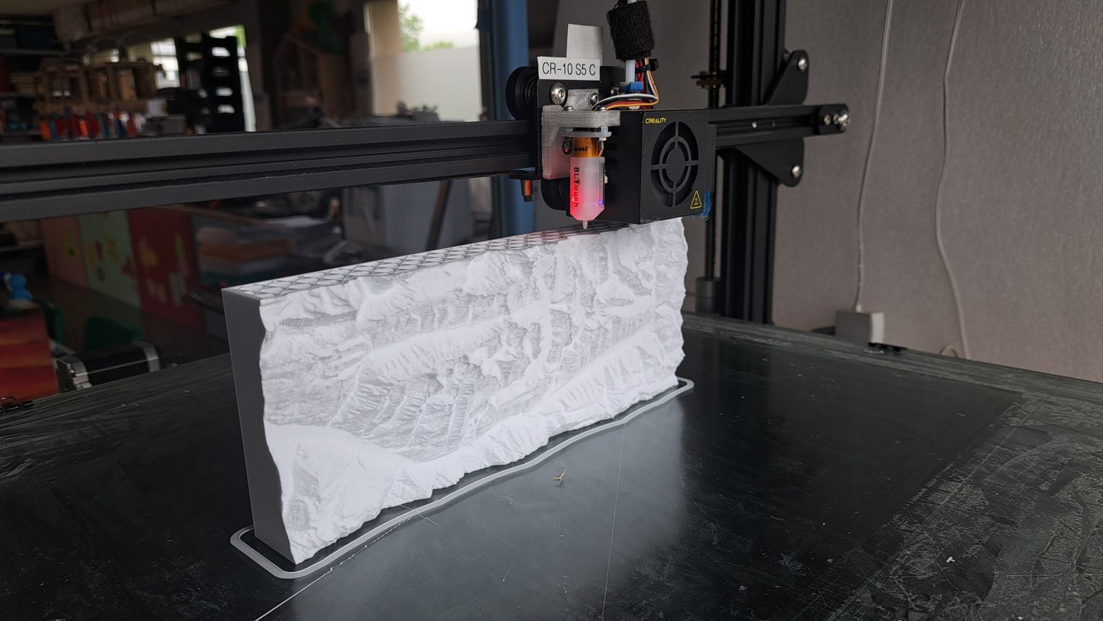 Relief stehend gedruckt auf dem CR-10 S5