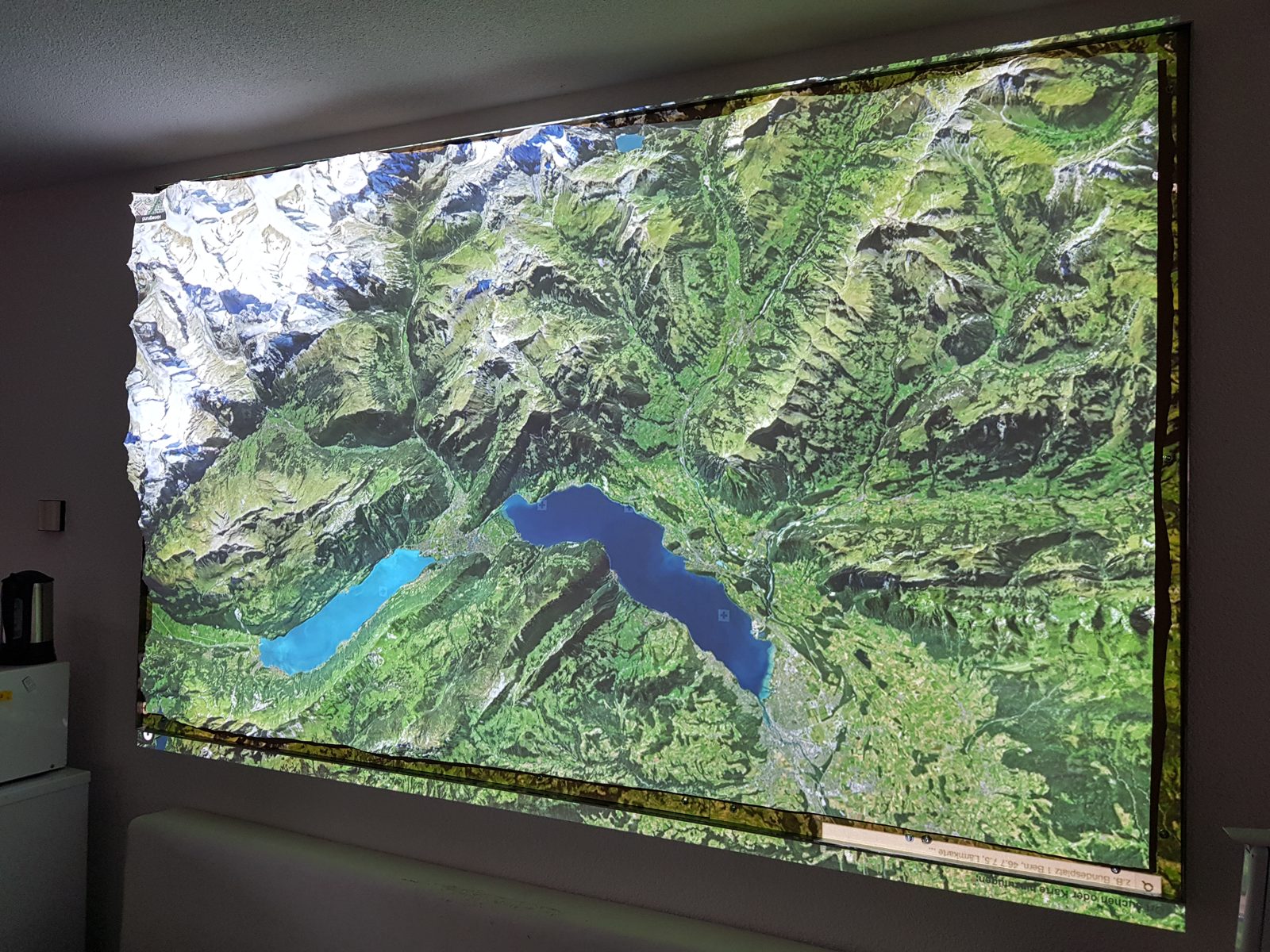 Relief der Oberlandseen mit projiziertem Satellitenbild